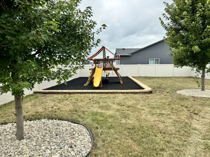 Playset & Mulch Bed